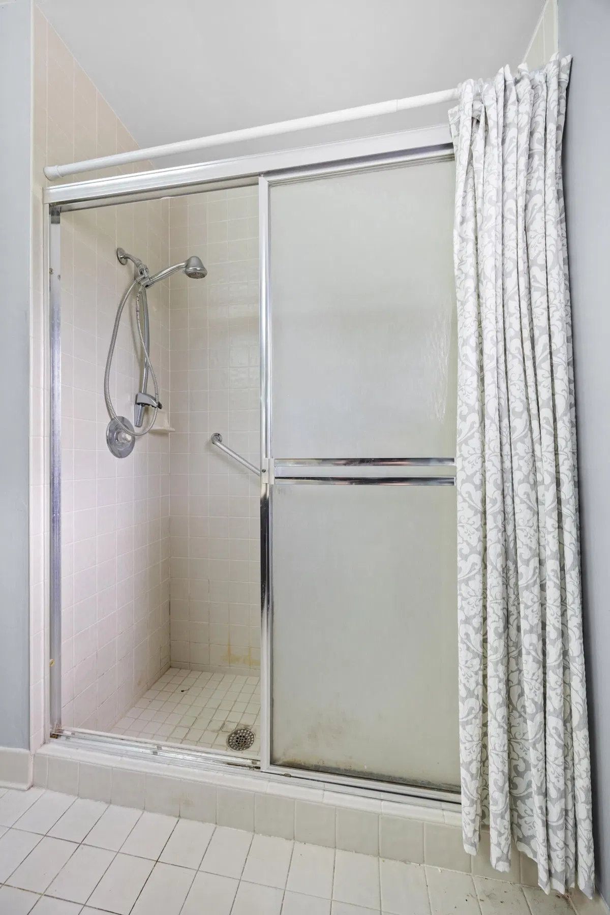  Unit 1601 photo 34