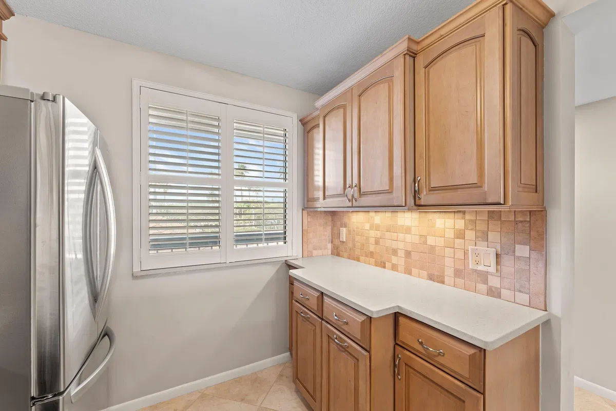 Unit 203 photo 4