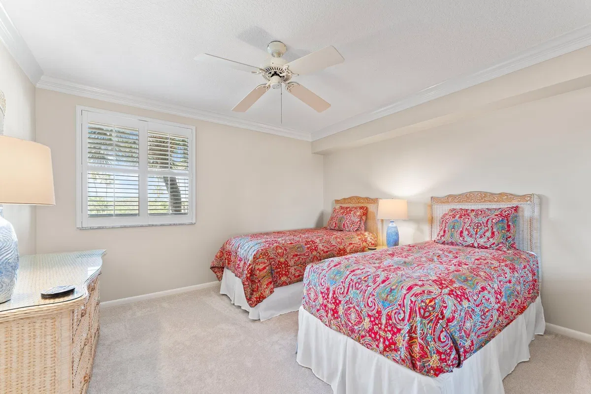 Unit 203 photo 22