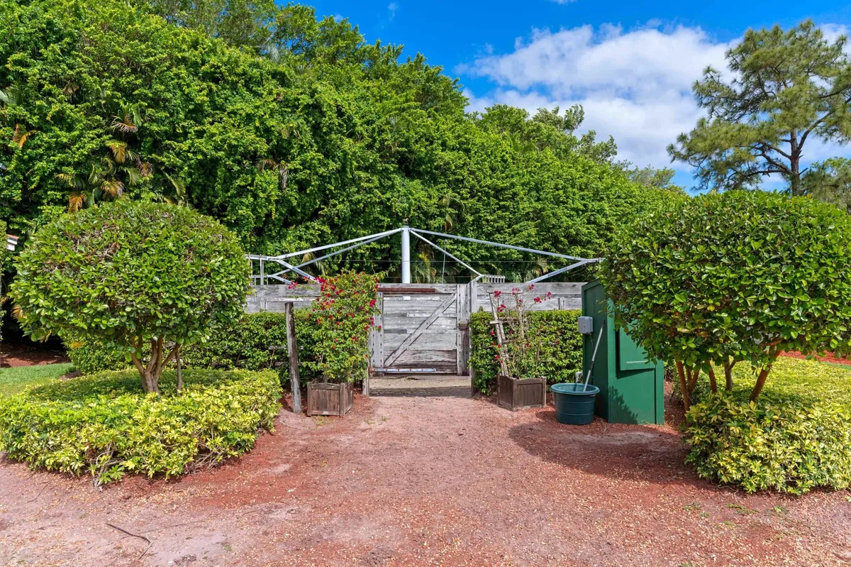  Residence photo 22