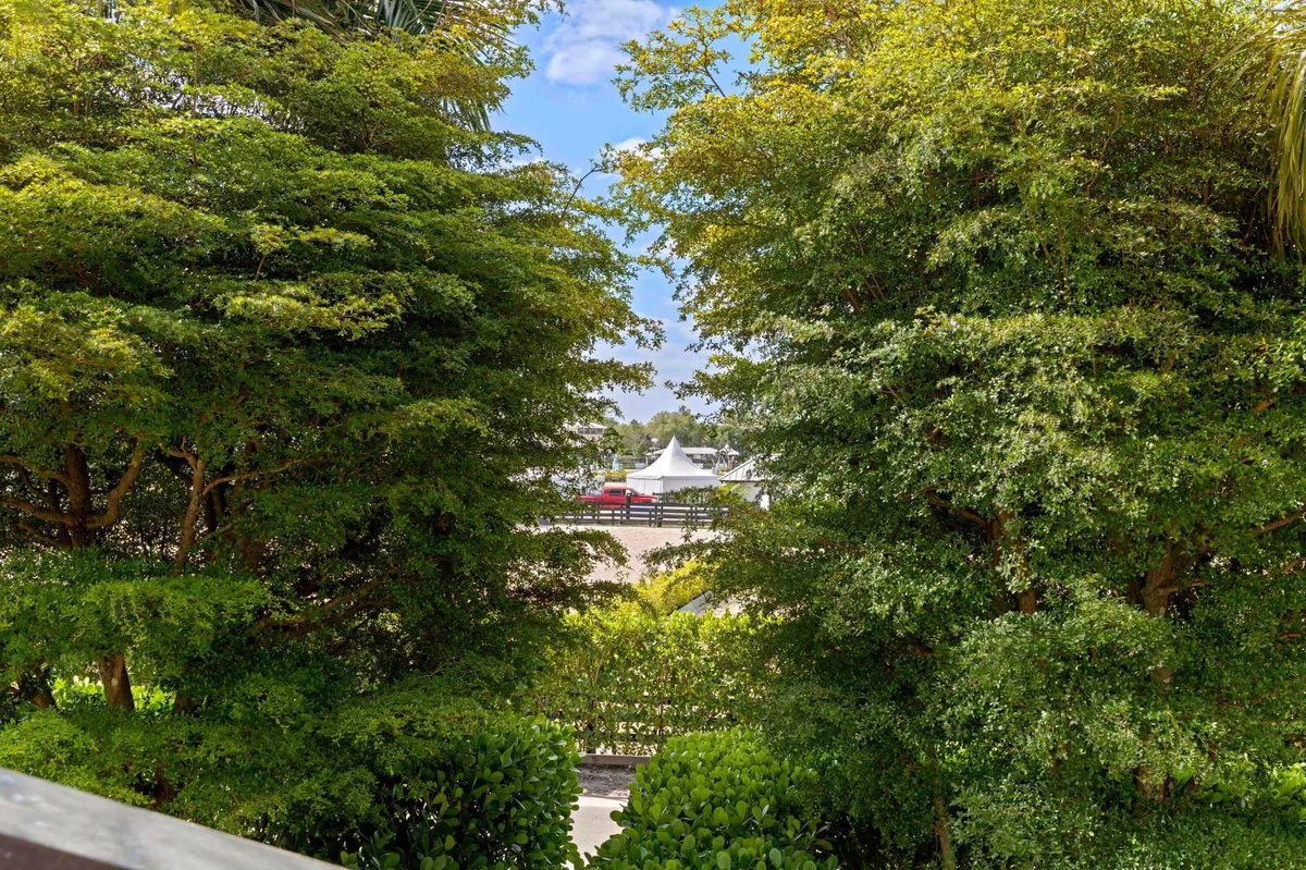  Residence photo 52