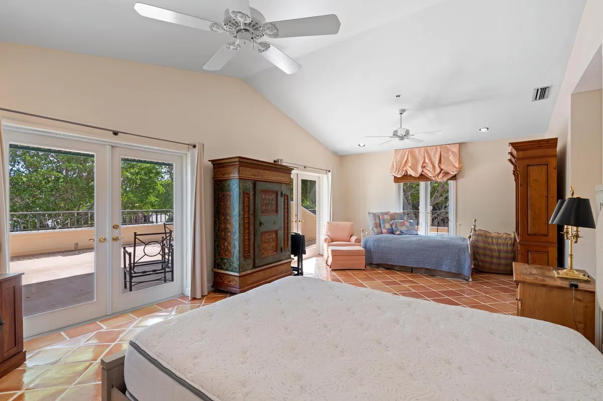  Residence photo 64