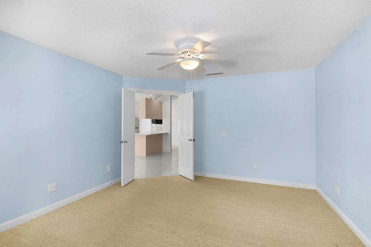 Residence photo 19