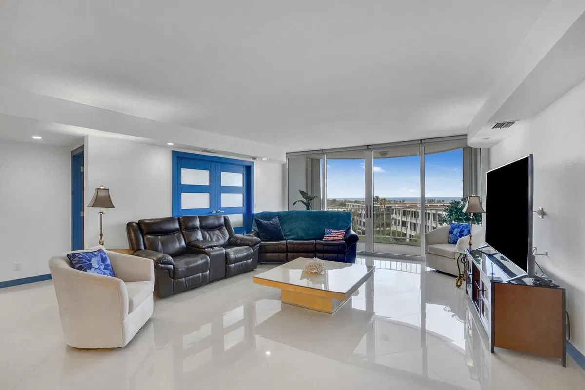 2295 S Ocean Palm Beach Unit 619 photo 4