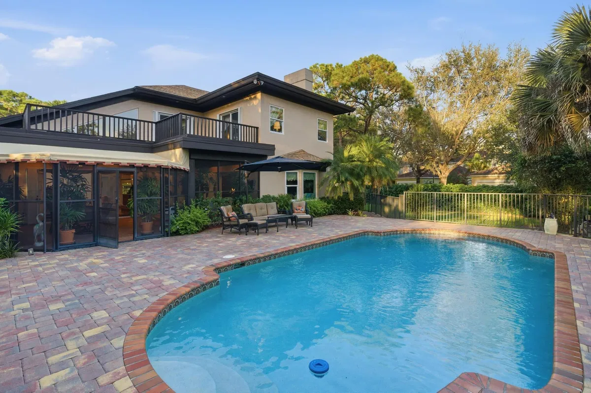 Residence photo 61