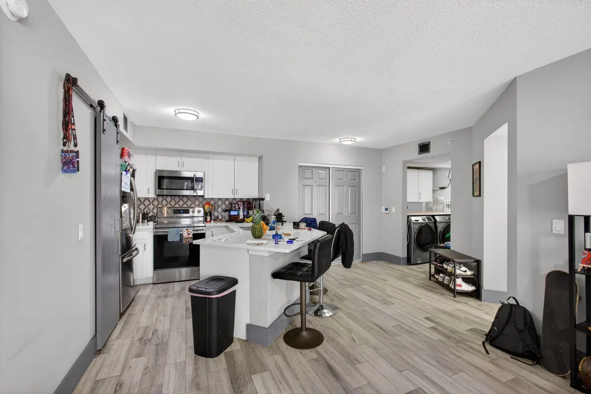Unit 105 photo 7