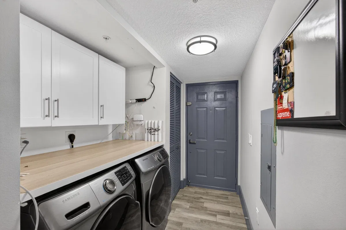 Unit 105 photo 31
