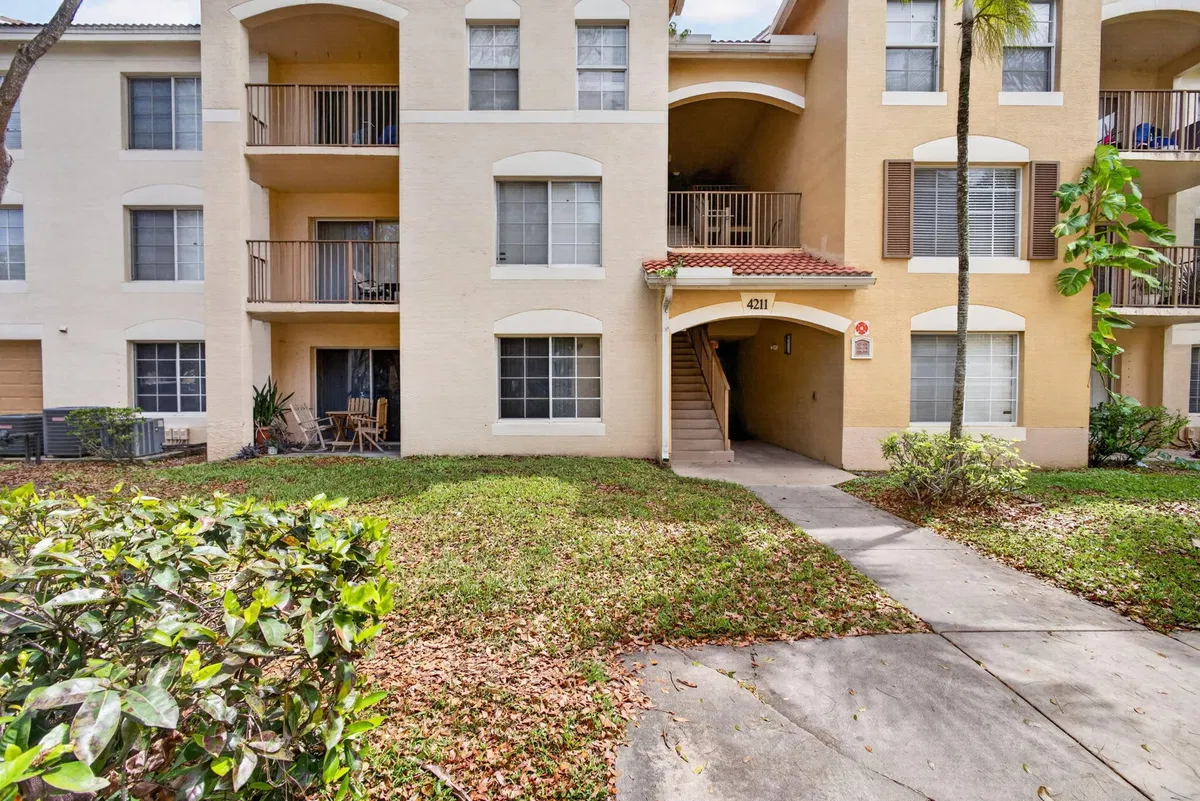Unit 105 photo 34
