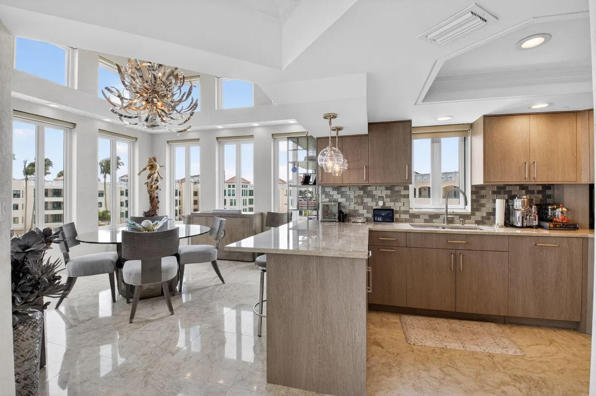 Mizner Court Unit Ph 7 photo 10