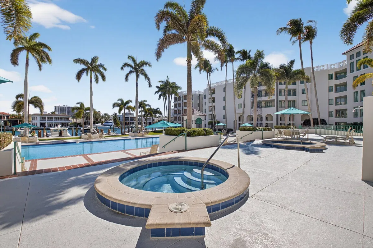 Mizner Court Unit Ph 7 photo 40