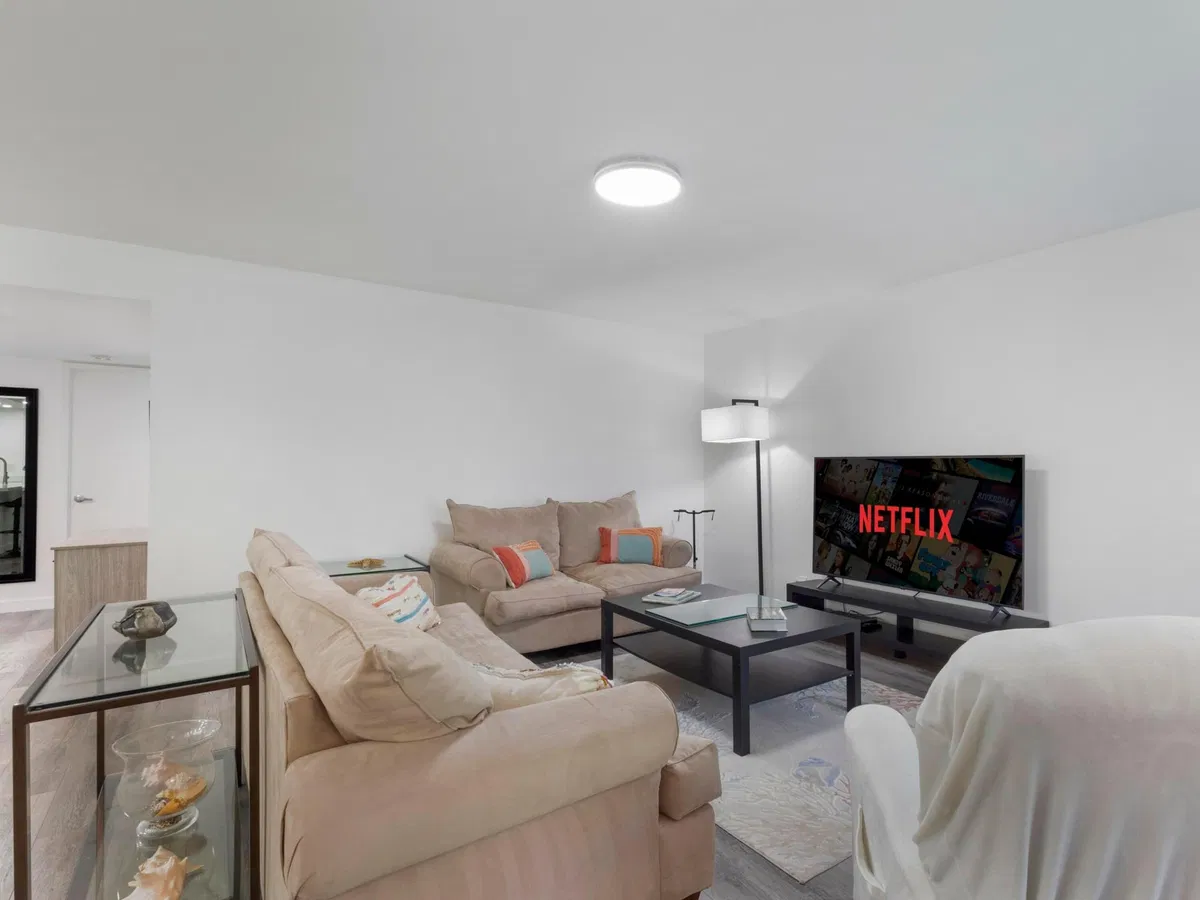 Unit 402 photo 13