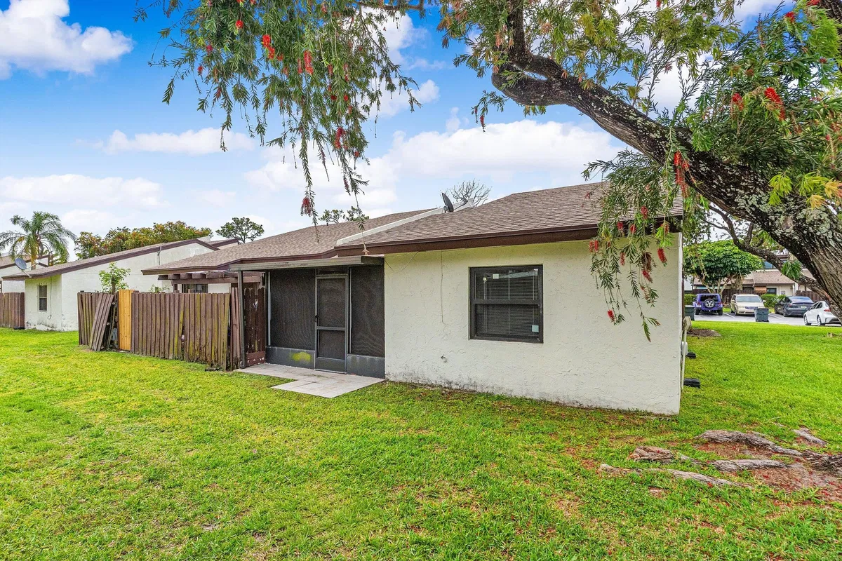 Residence photo 22