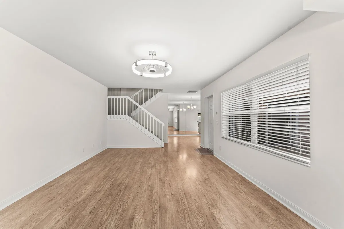 Residence photo 4