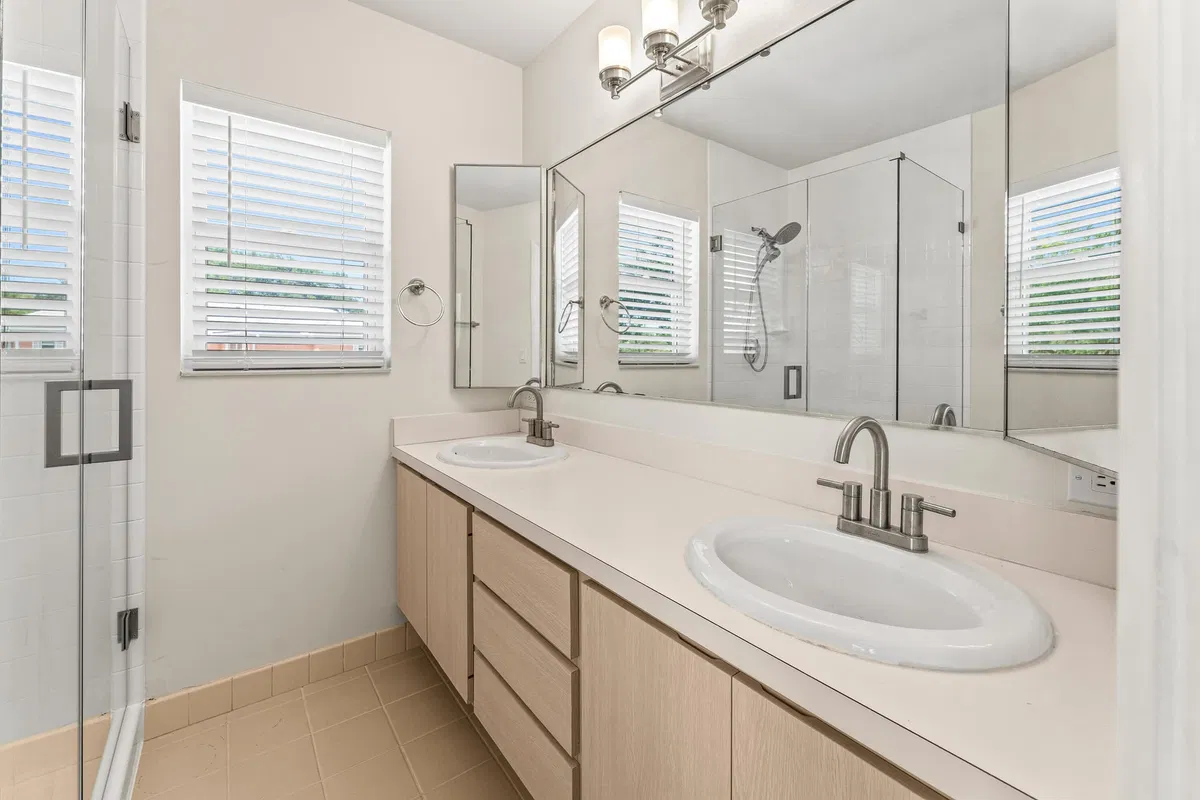 Residence photo 22