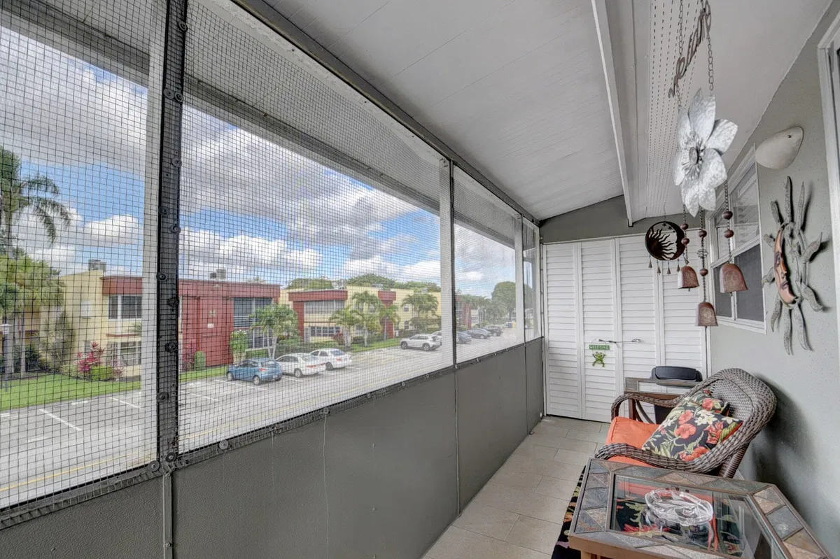 Unit 661 photo 19