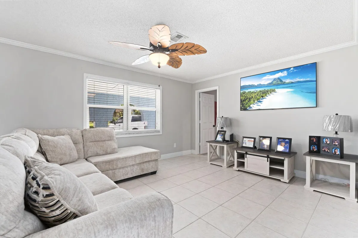 Residence photo 4