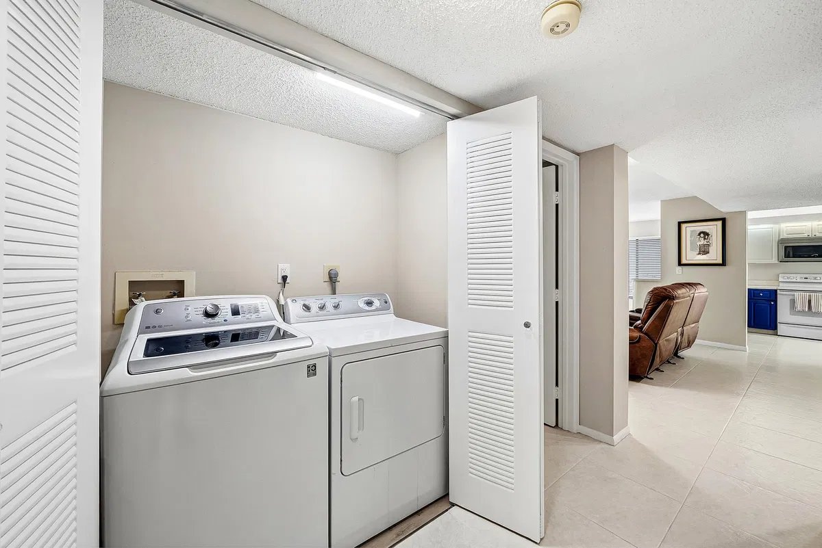 Unit 102 photo 19