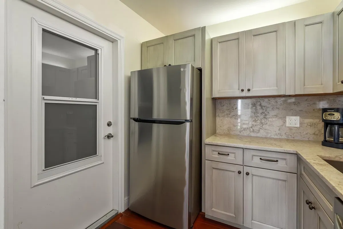  Unit 612 photo 10