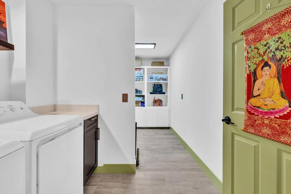 Unit 106 photo 7