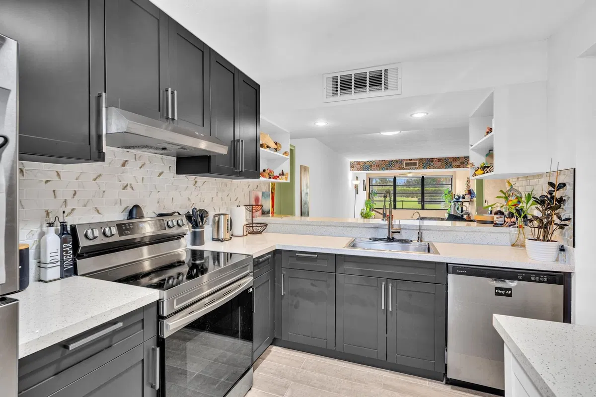 Unit 106 photo 37