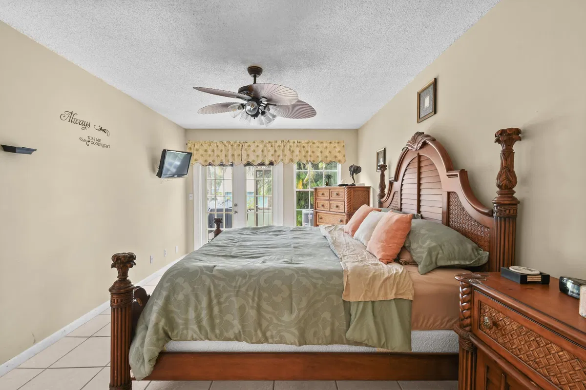 Residence photo 19