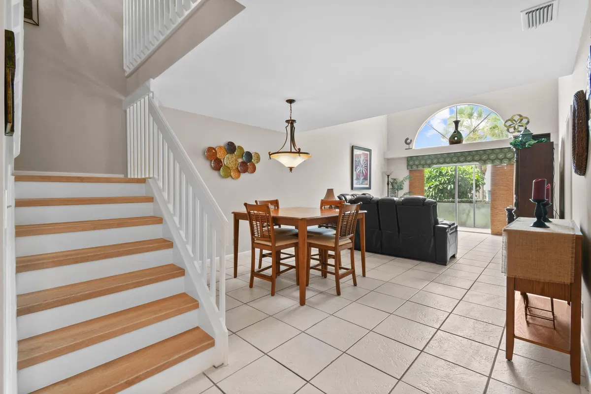 Residence photo 25