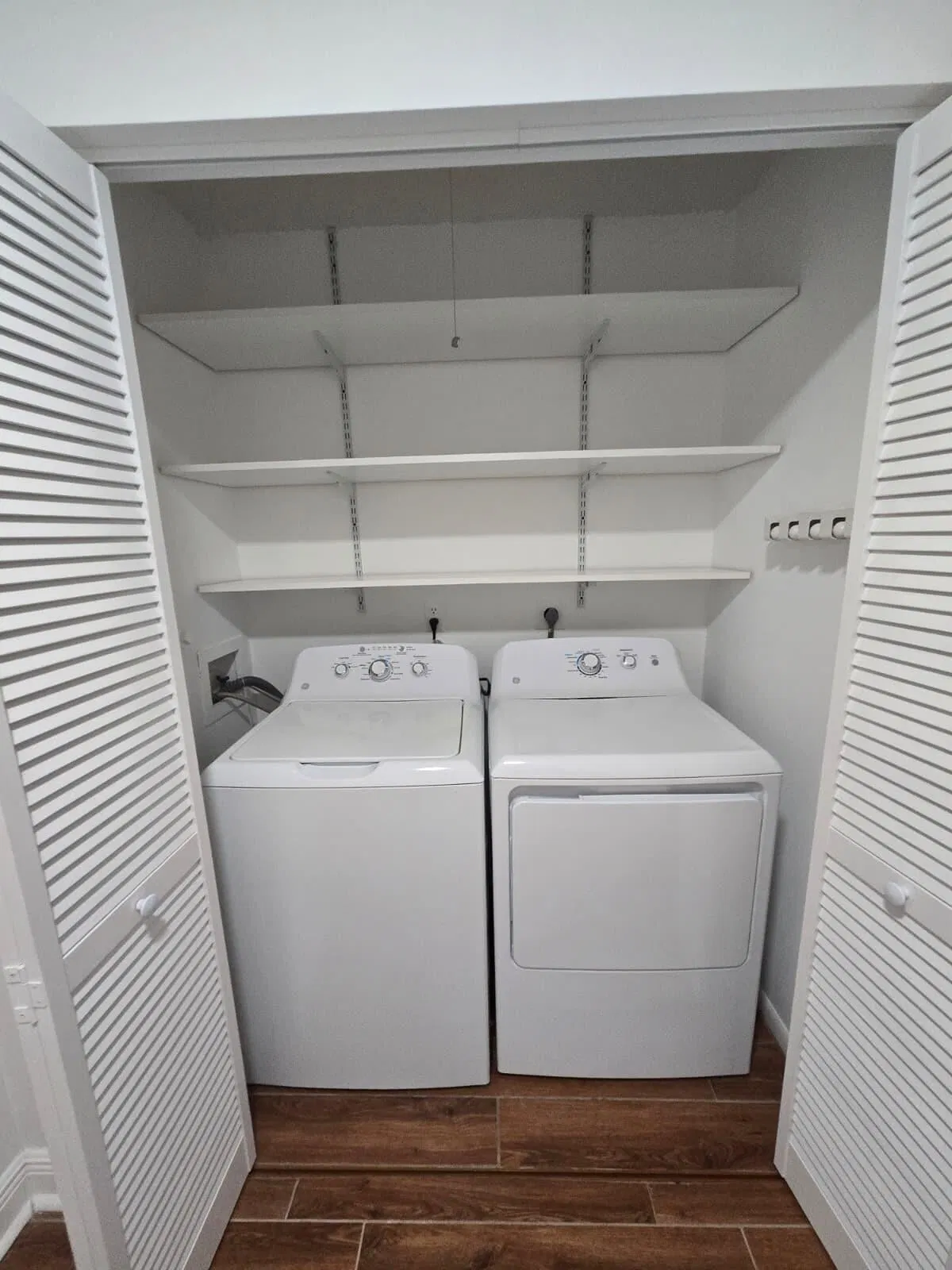 Unit C photo 13