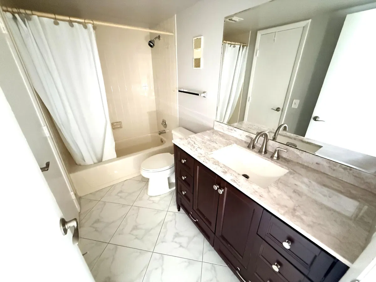  Unit 608 photo 7