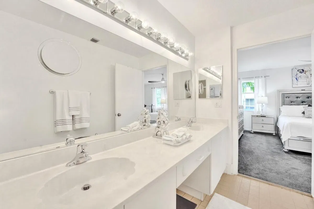 Unit 202 photo 43