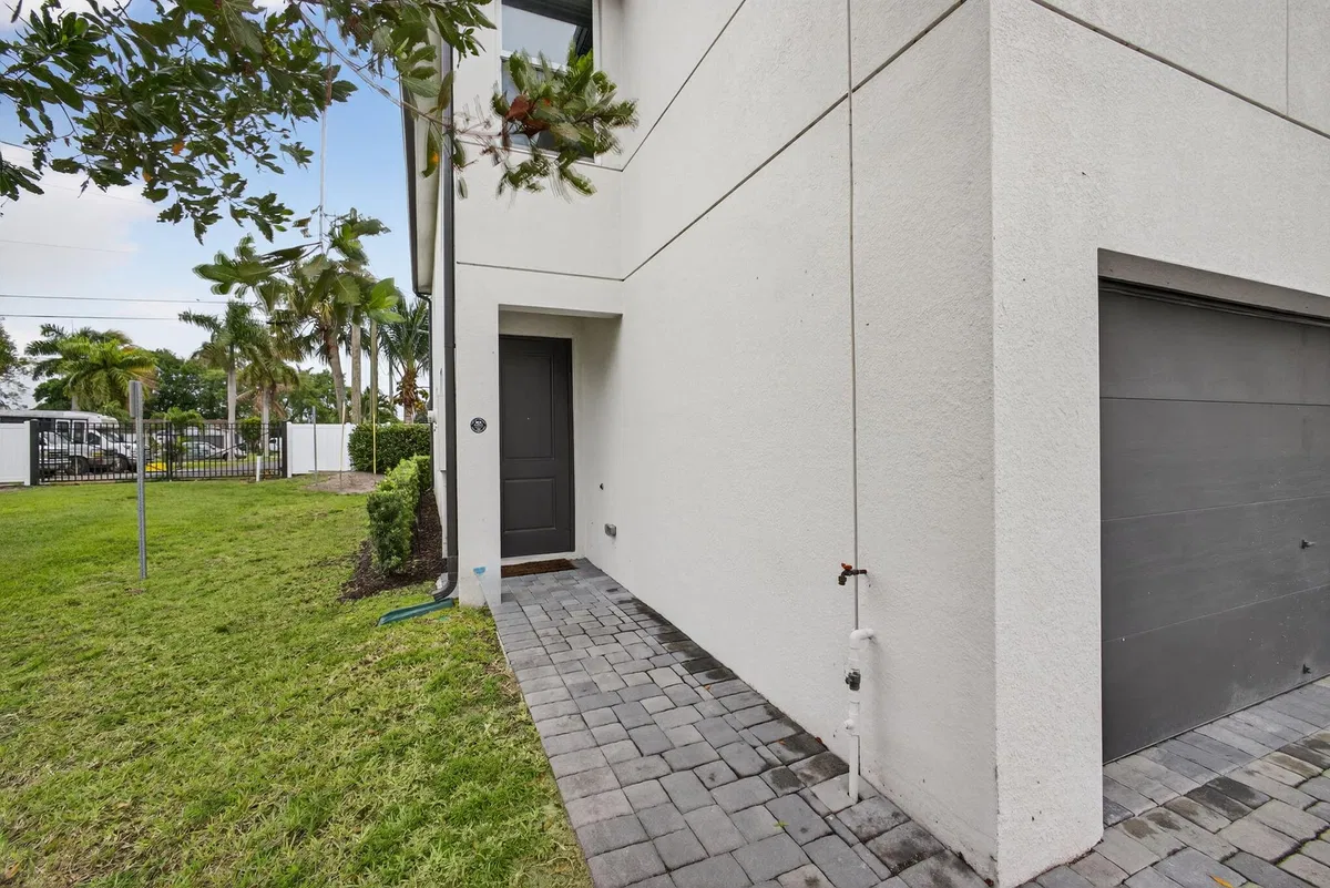 Residence photo 4
