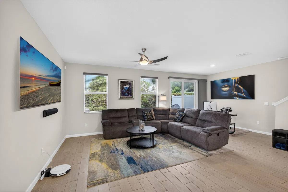 Residence photo 19