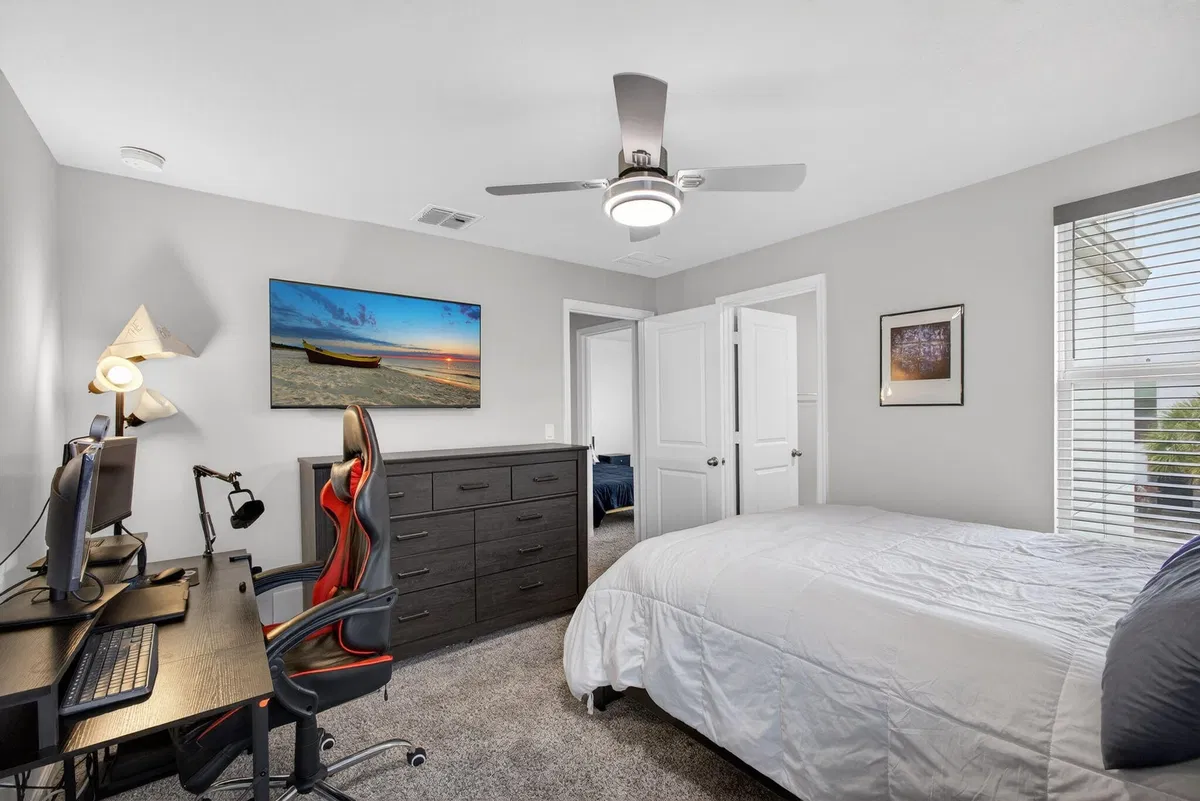 Residence photo 34