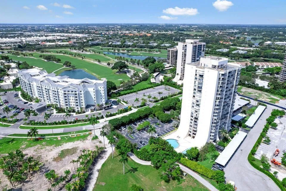 Lands of the President Unit 1206 photo 37