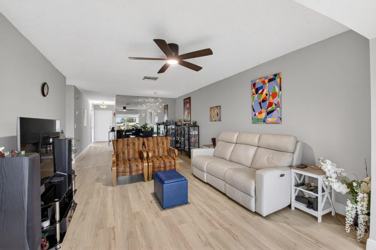  Unit H photo 19