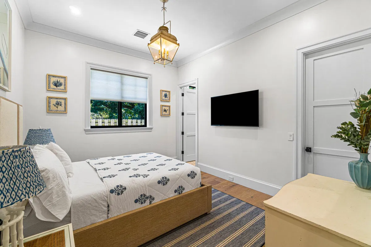 Residence photo 16