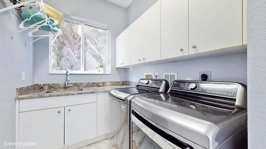 Residence photo 19