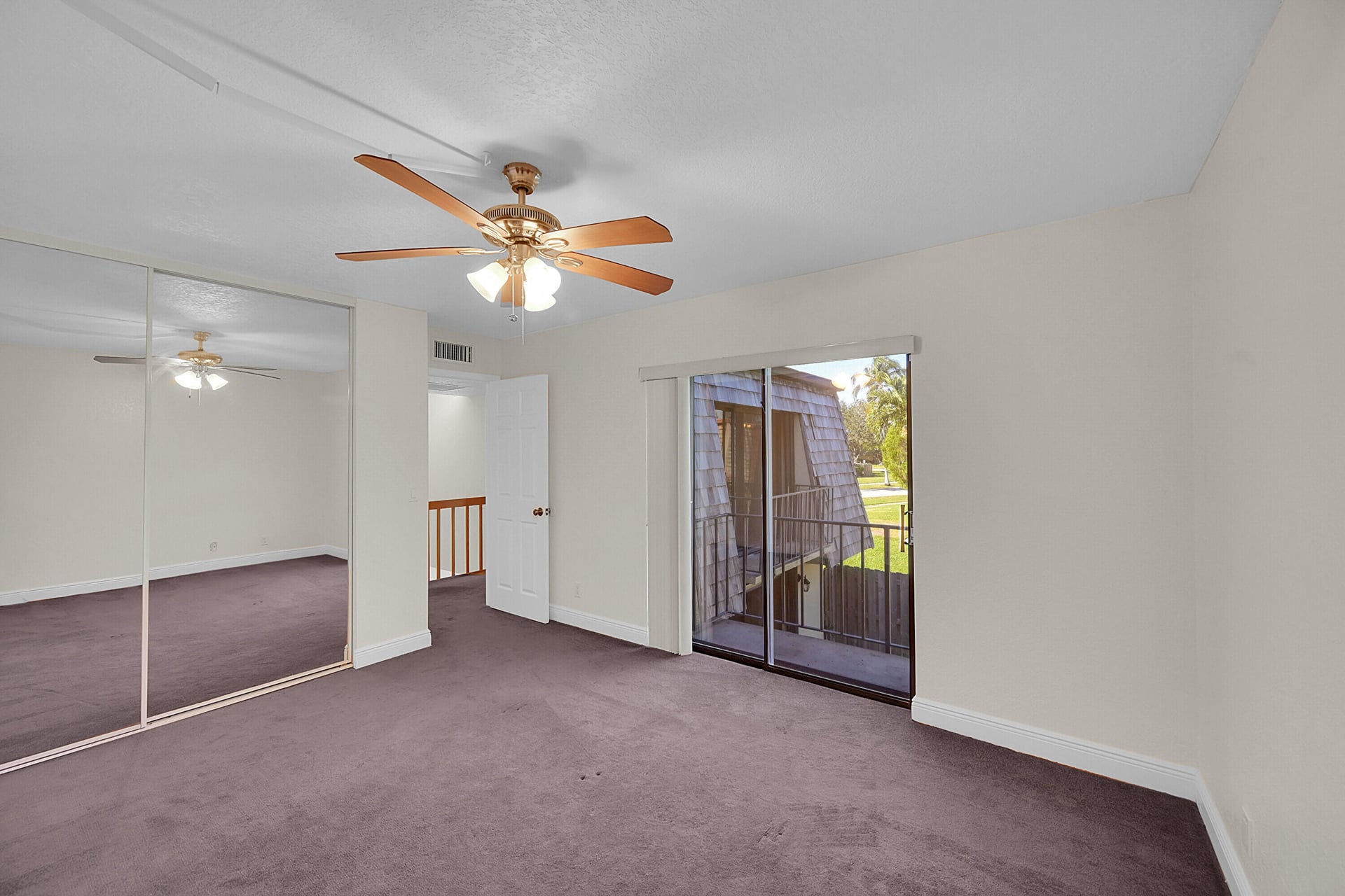  Residence photo 16