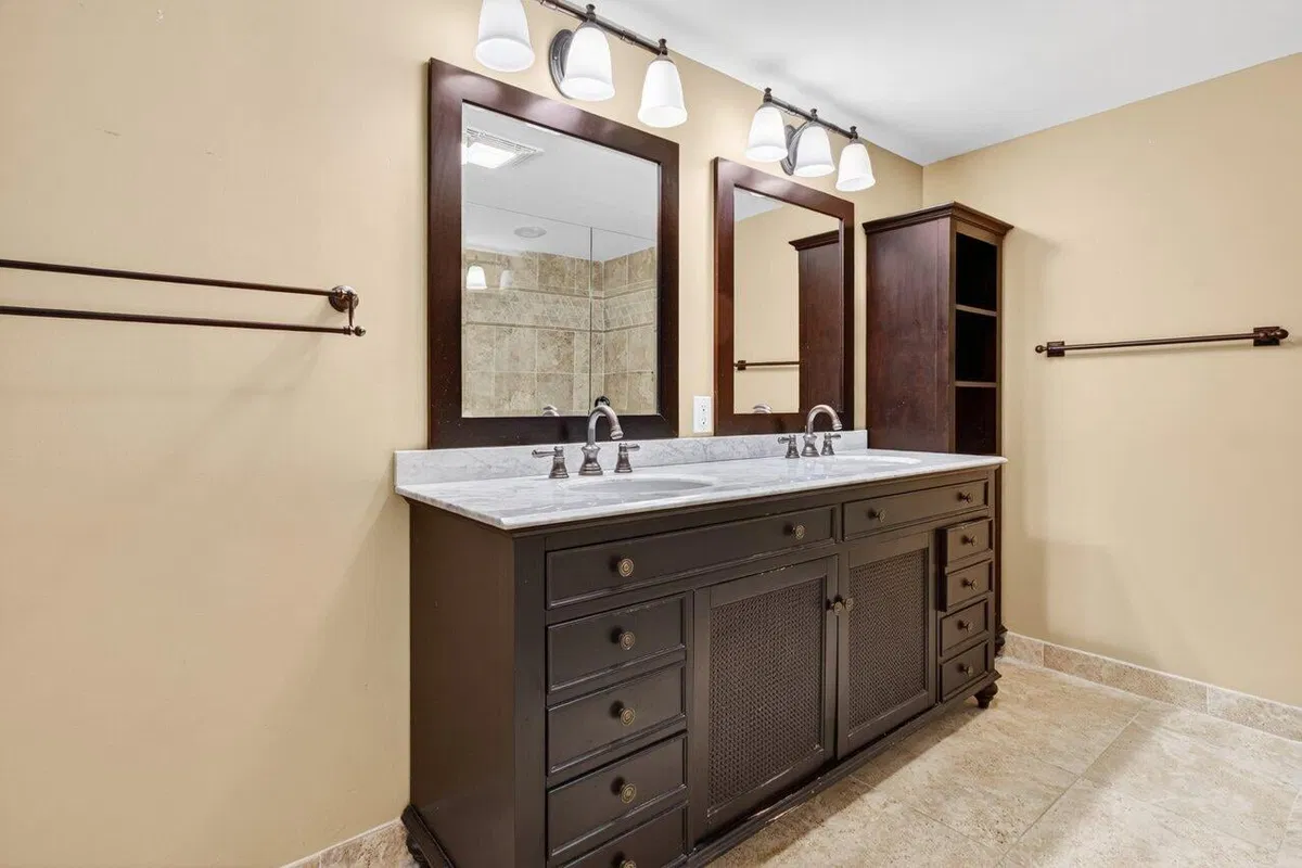  Unit 403 photo 28