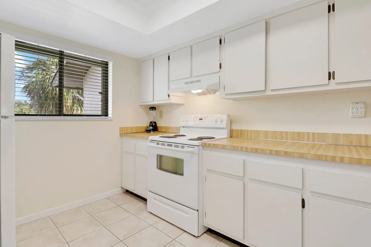 Unit 10-203 photo 7