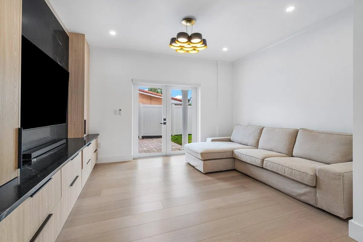 Residence photo 19