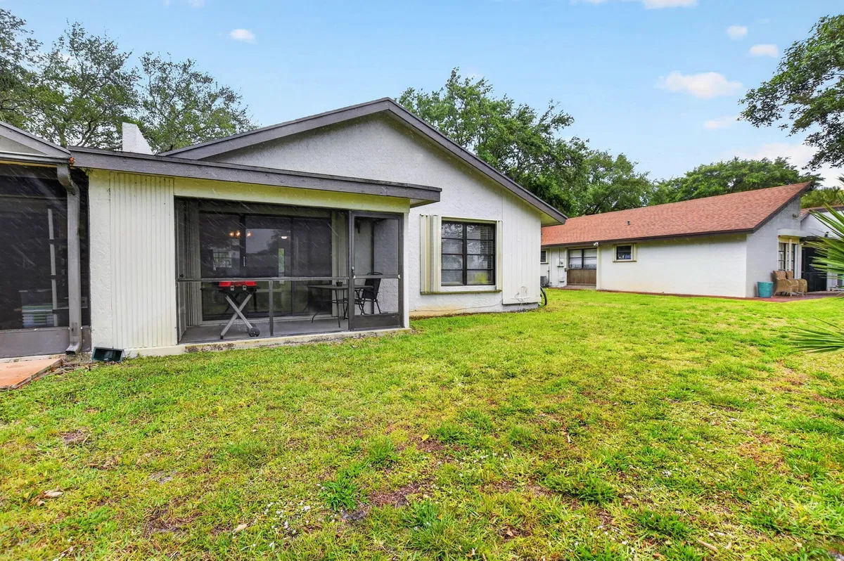 Residence photo 34