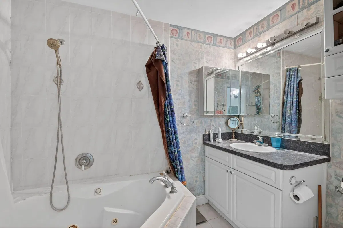 Residence photo 28
