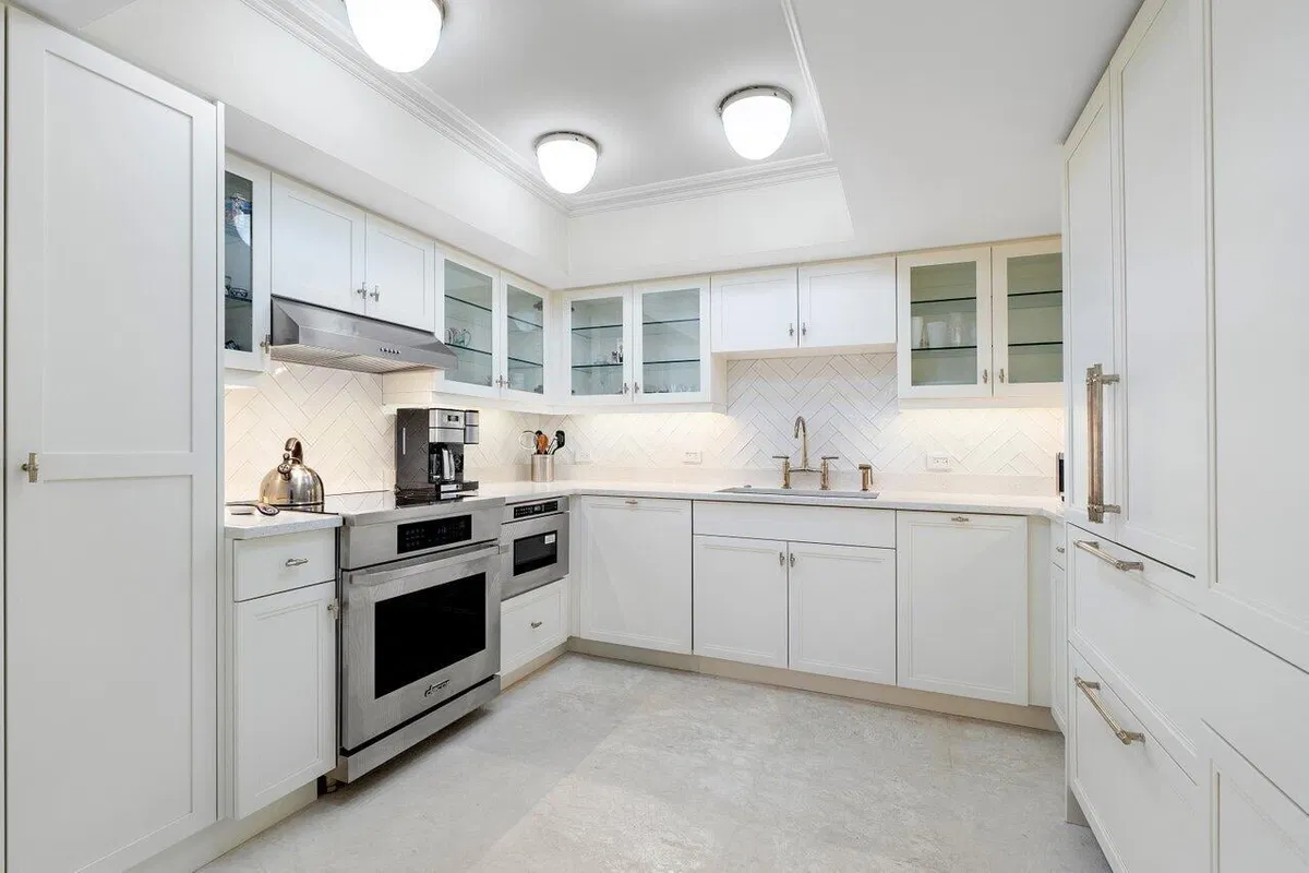 Unit 616 photo 10