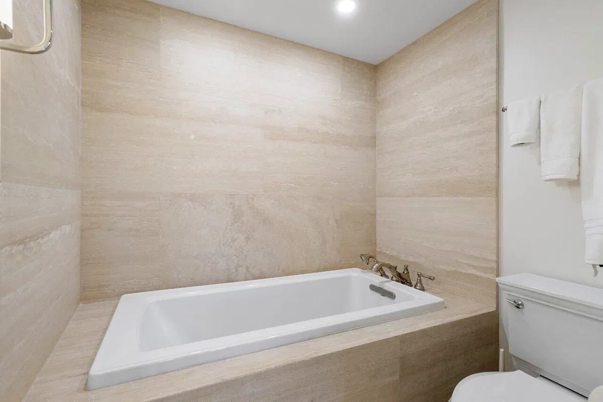 Unit 616 photo 16