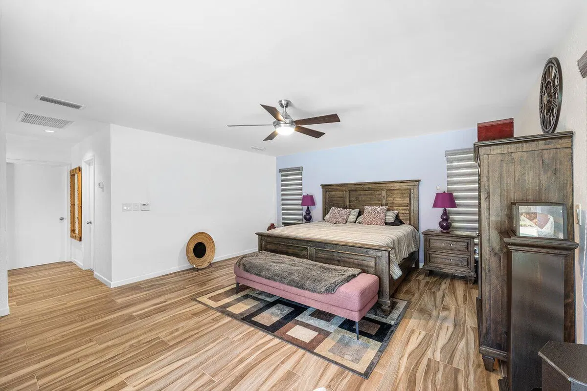 Residence photo 22