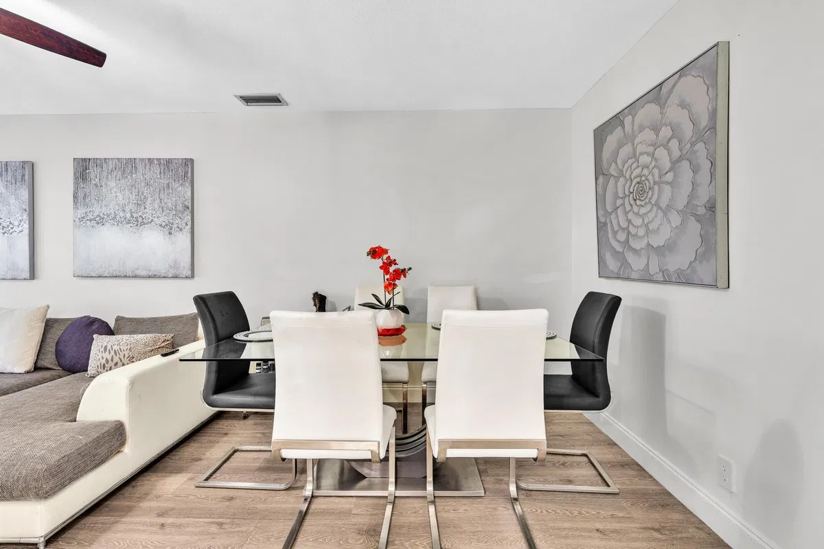 Residence photo 10