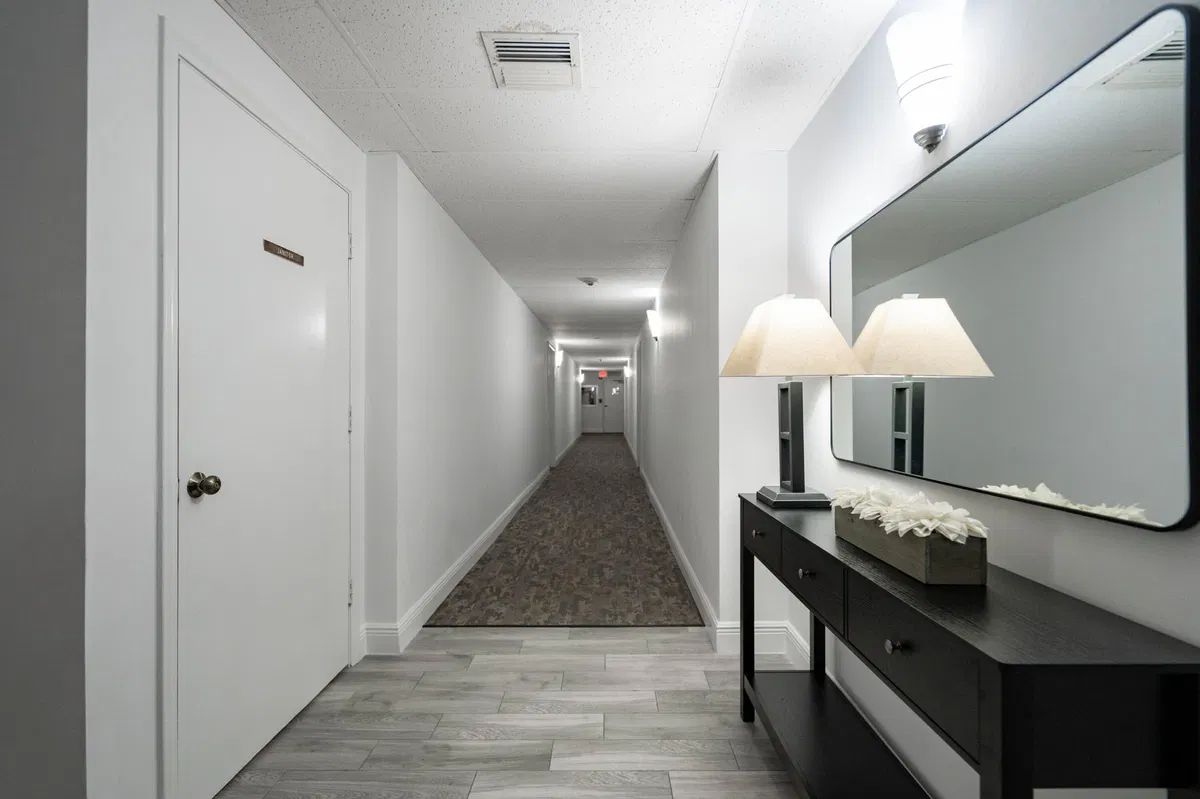 Unit 5260 photo 22