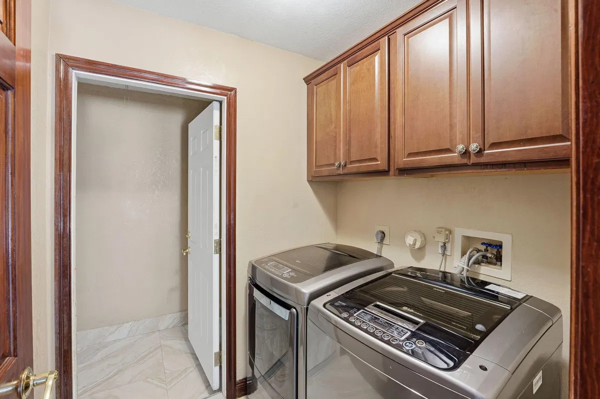 Residence photo 10