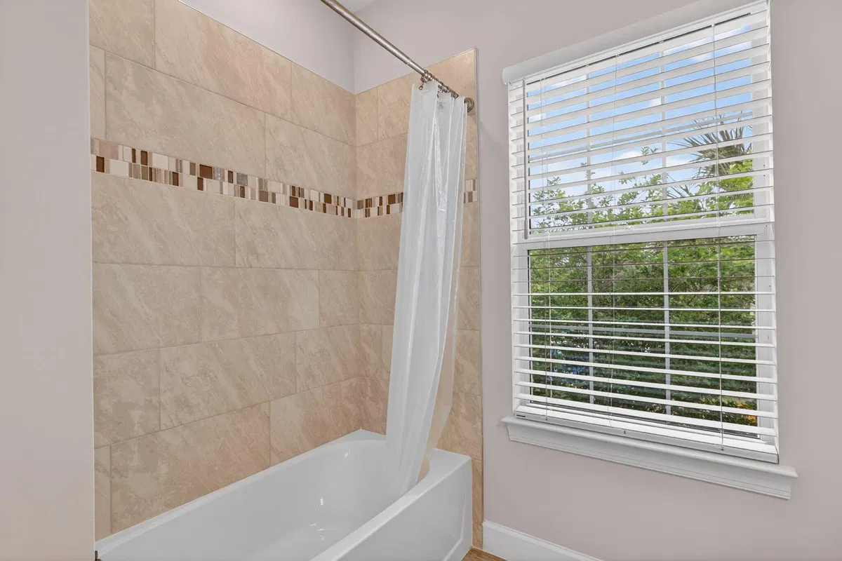 Residence photo 34