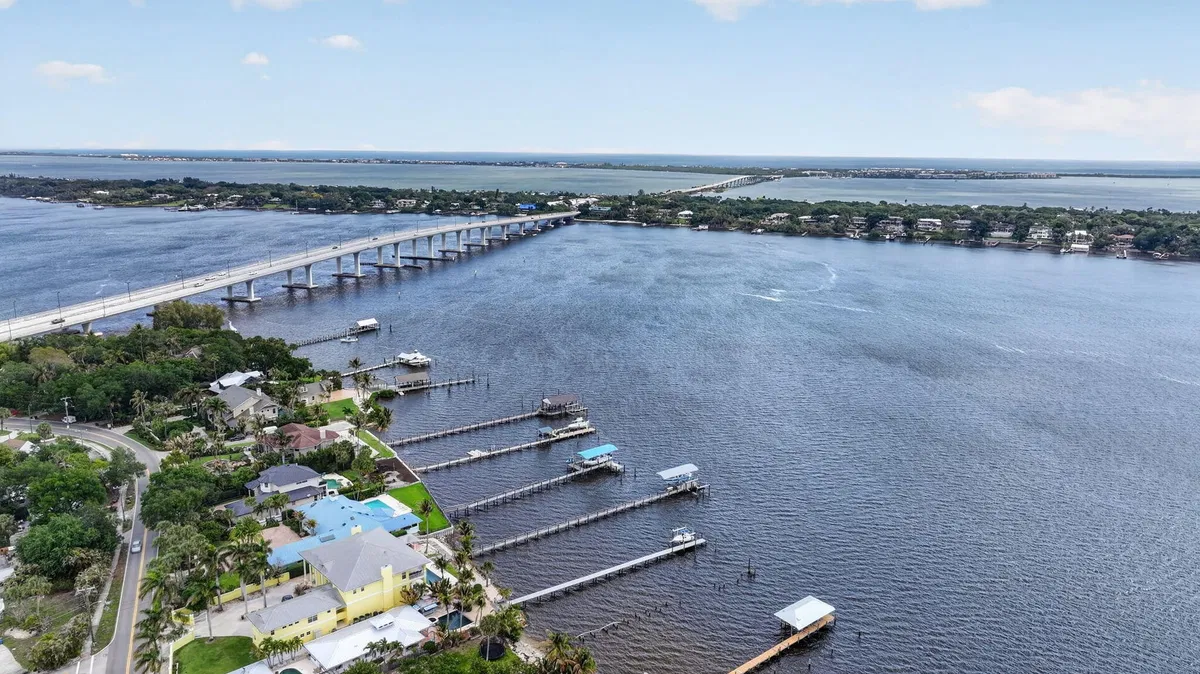 Residence photo 52